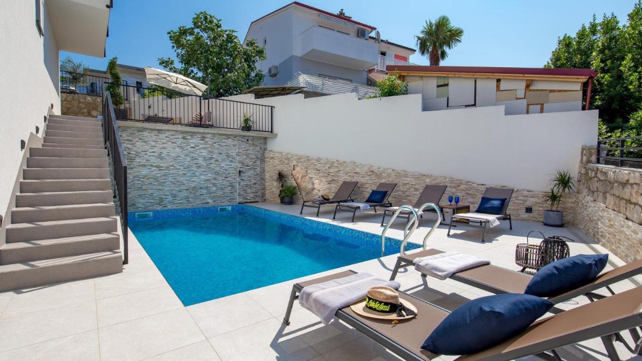 Apartments Villa Frankola With Swimming Pool Crikvenica Exterior foto