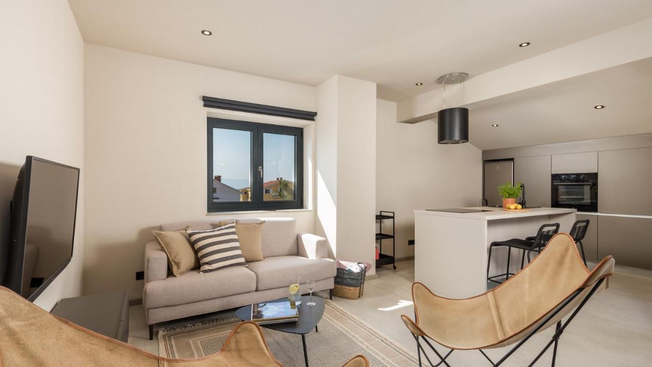 Apartments Villa Frankola With Swimming Pool Crikvenica Exterior foto