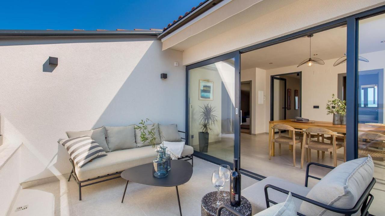 Apartments Villa Frankola With Swimming Pool Crikvenica Exterior foto