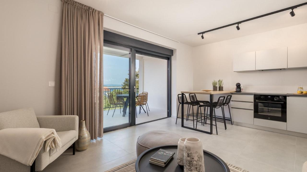 Apartments Villa Frankola With Swimming Pool Crikvenica Exterior foto